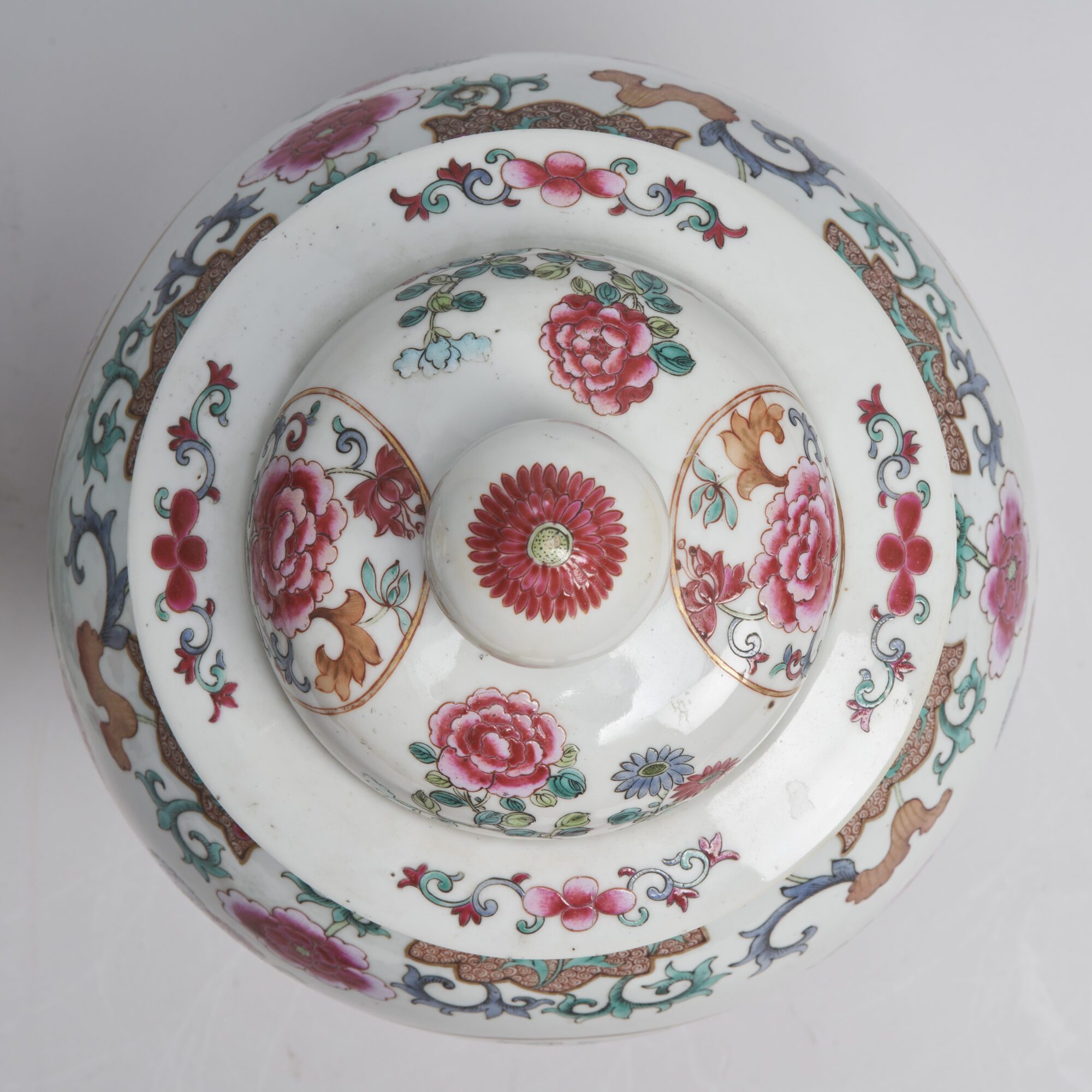 A handsome pair of 19th Century Chinese porcelain jars and covers from Kevin Page