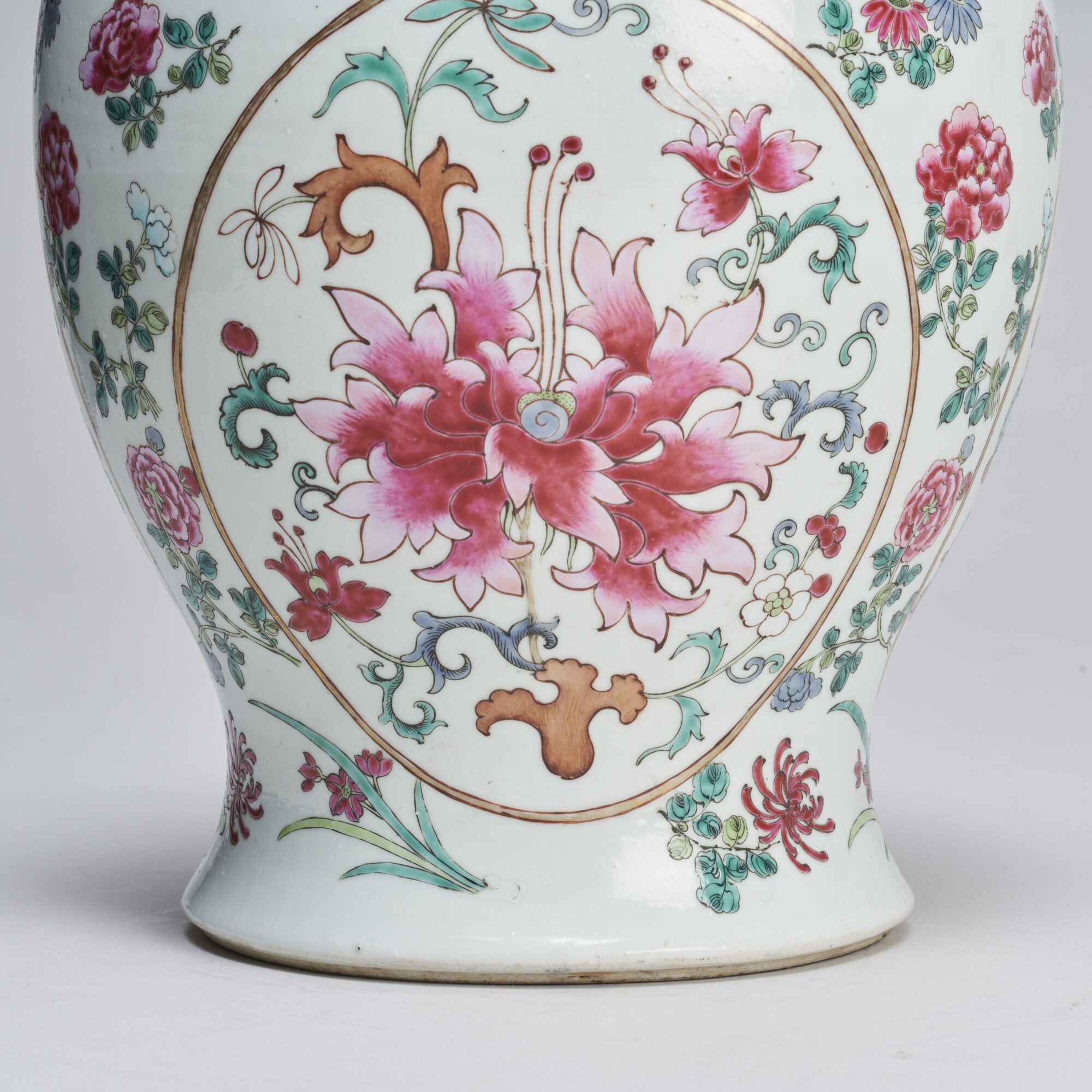 A handsome pair of 19th Century Chinese porcelain jars and covers from Kevin Page